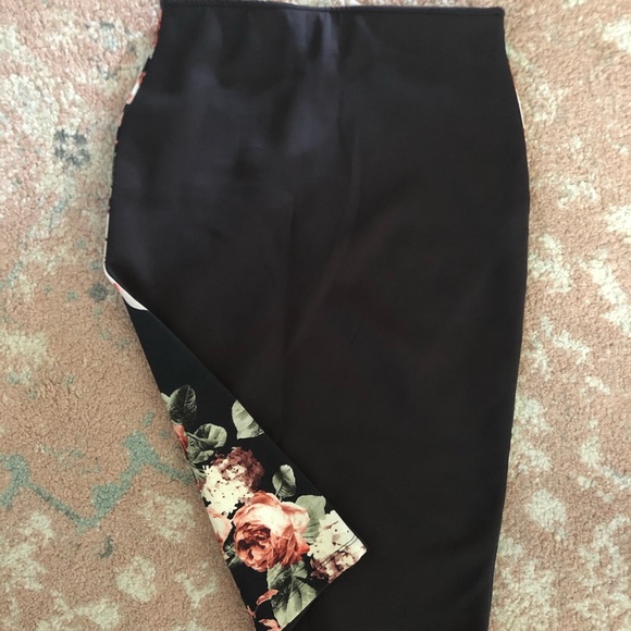 Double side print skirt - Picture 3 of 3